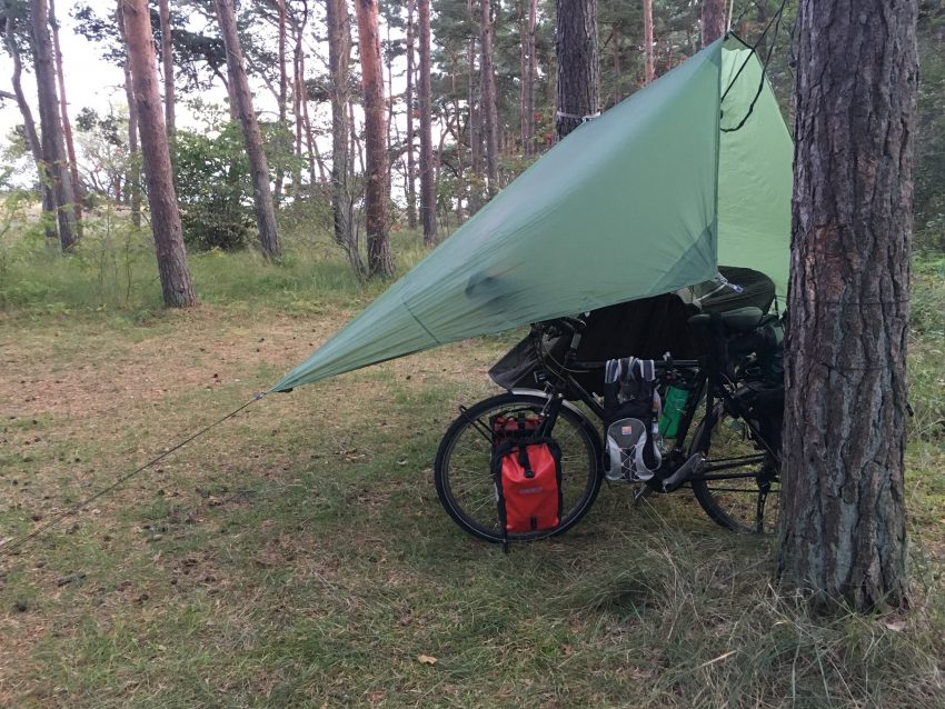 IMG_8723 Rad unter Tarp
